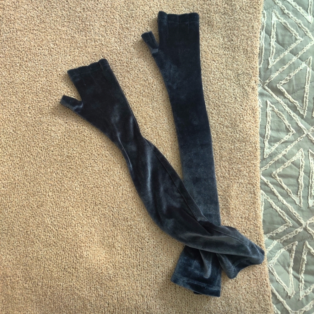 Laina Rauma Velour Fingerless Opera Gloves